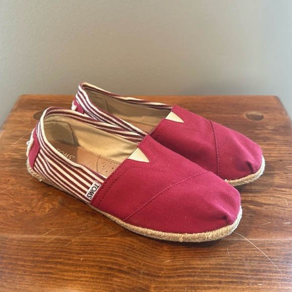 Tom’s Women’s Sneaker - Picture 1 of 3